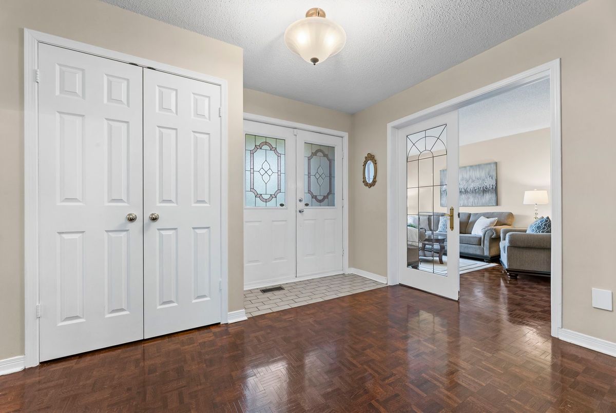 1586 Saugeen Drive 1586 Saugeen Drive Pickering