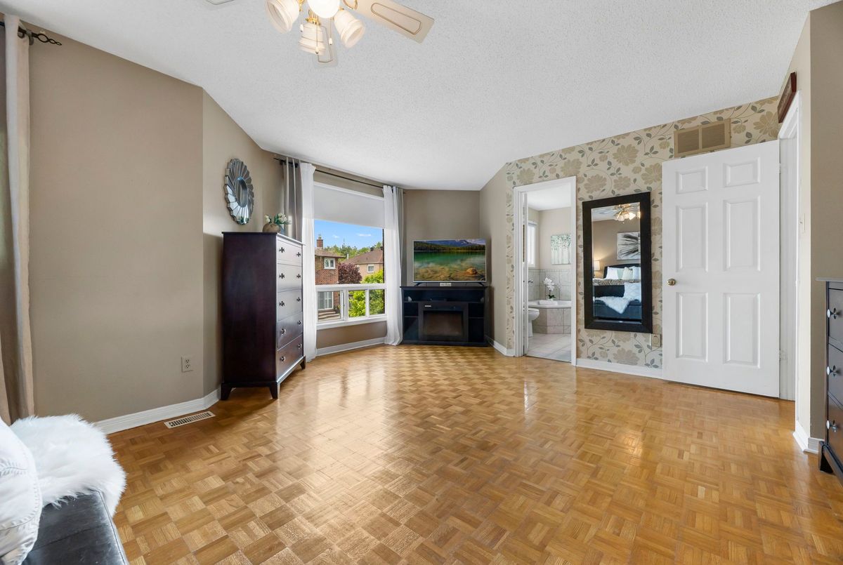 1586 Saugeen Drive 1586 Saugeen Drive Pickering