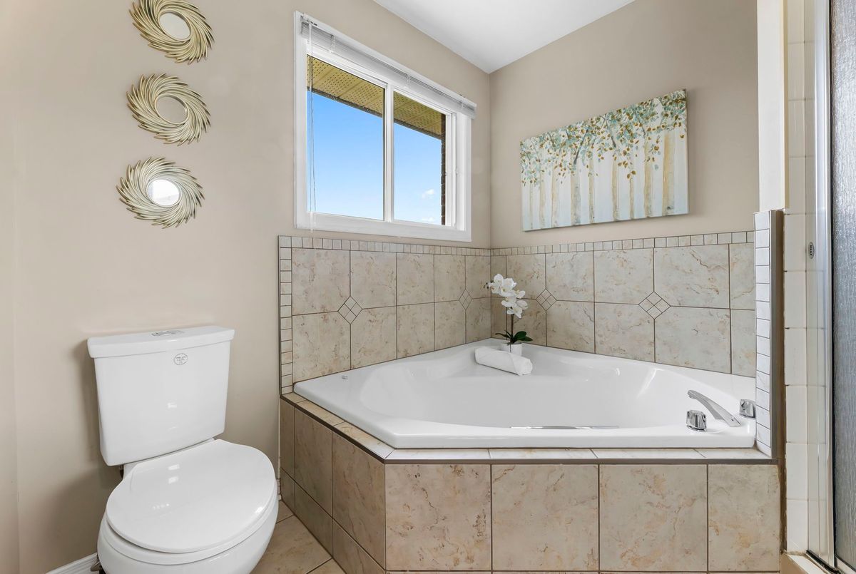1586 Saugeen Drive 1586 Saugeen Drive Pickering