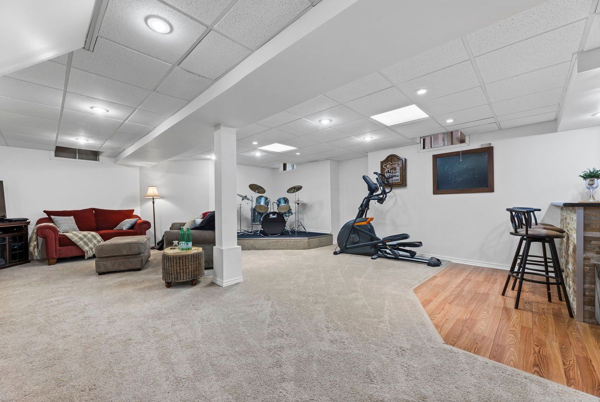 1586 Saugeen Drive 1586 Saugeen Drive Pickering