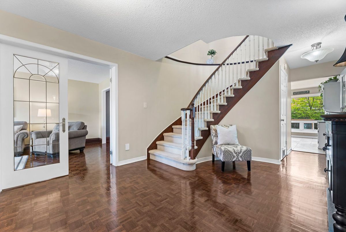 1586 Saugeen Drive 1586 Saugeen Drive Pickering