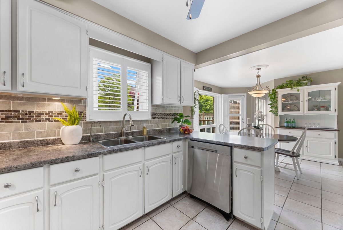 1586 Saugeen Drive 1586 Saugeen Drive Pickering
