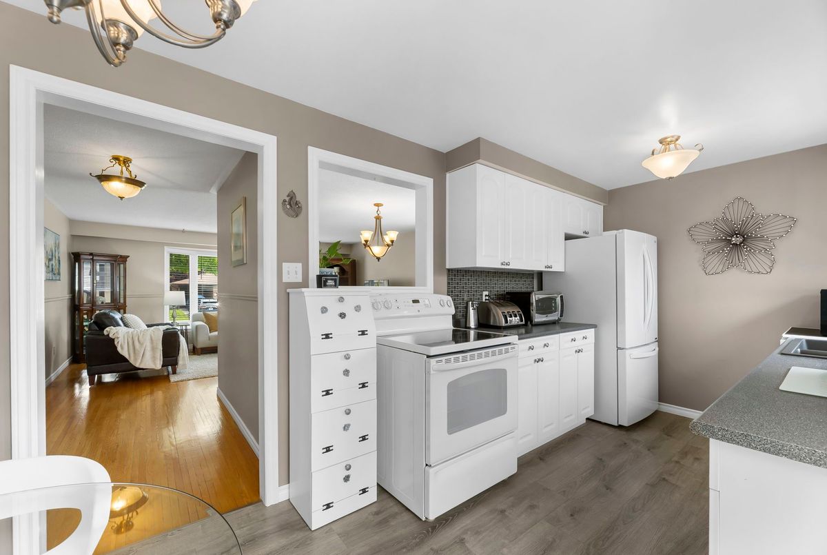 25 Cowling Crescent 25 Cowling Crescent Ajax