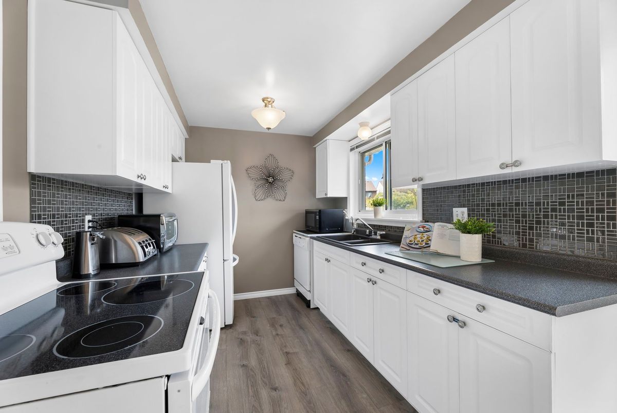 25 Cowling Crescent 25 Cowling Crescent Ajax