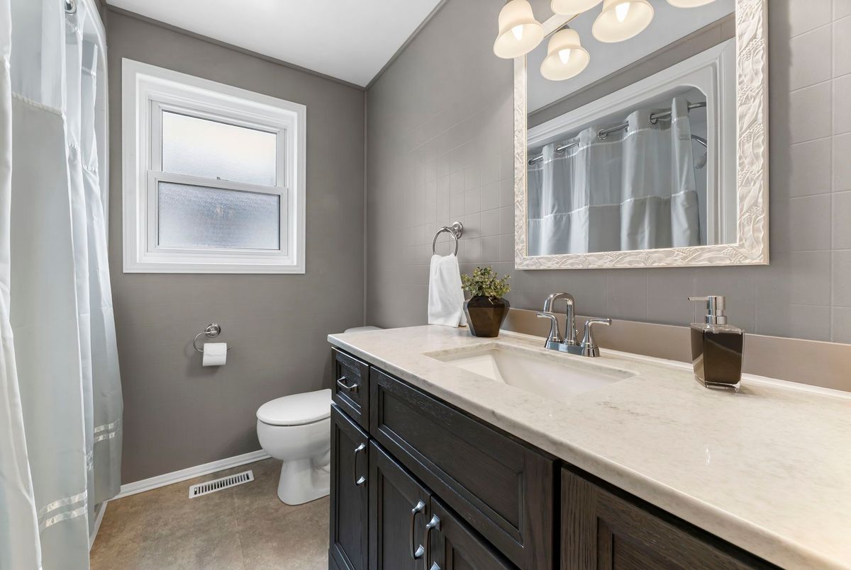 25 Cowling Crescent 25 Cowling Crescent Ajax
