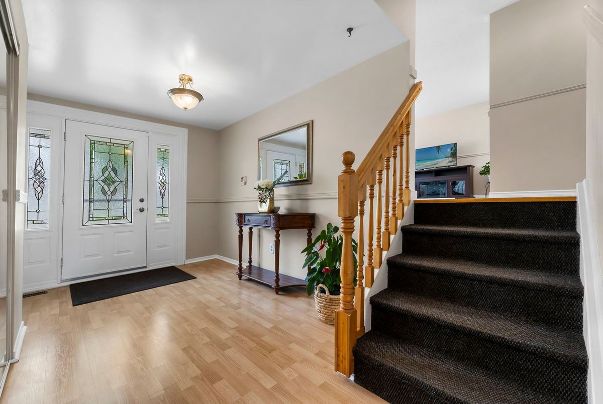 25 Cowling Crescent 25 Cowling Crescent Ajax