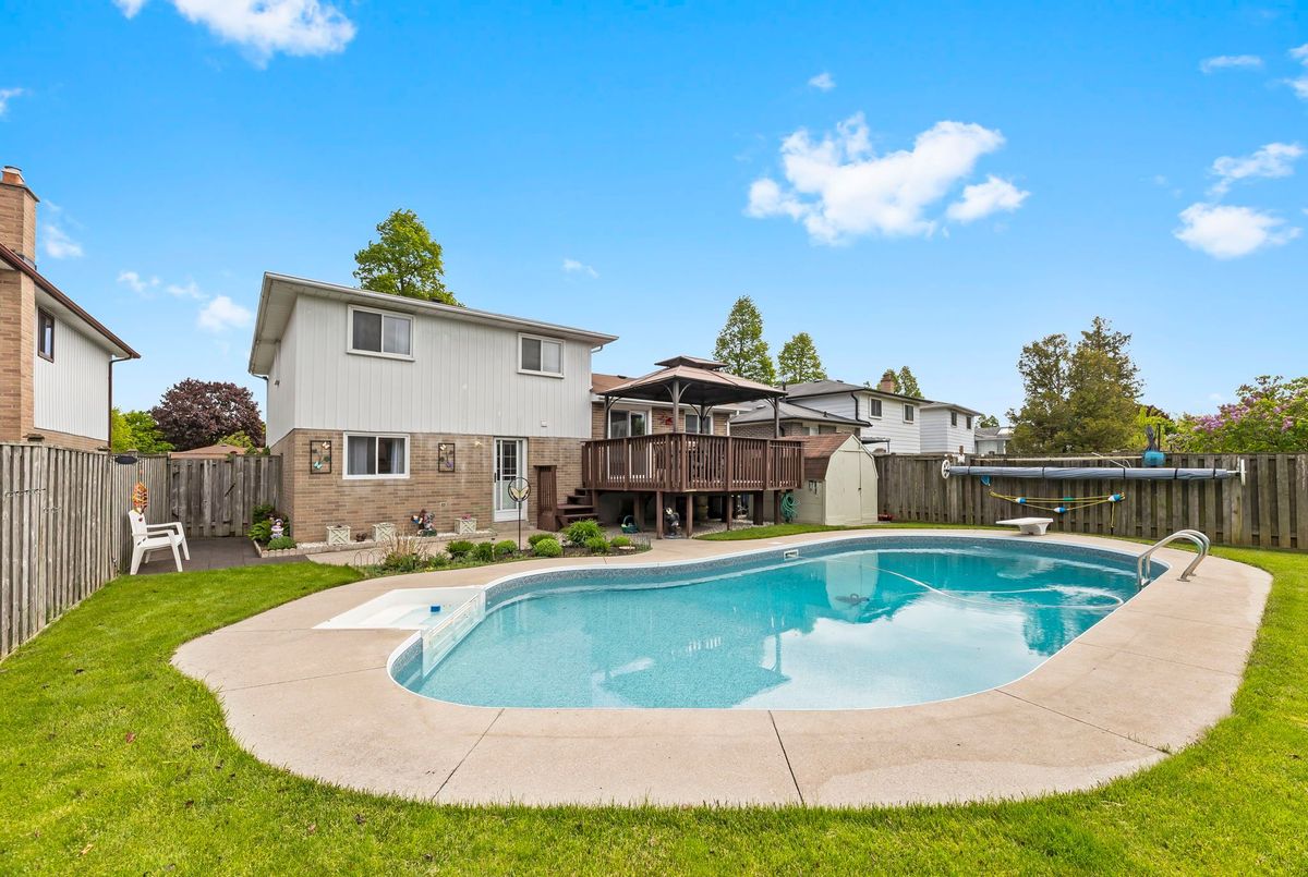 25 Cowling Crescent 25 Cowling Crescent Ajax