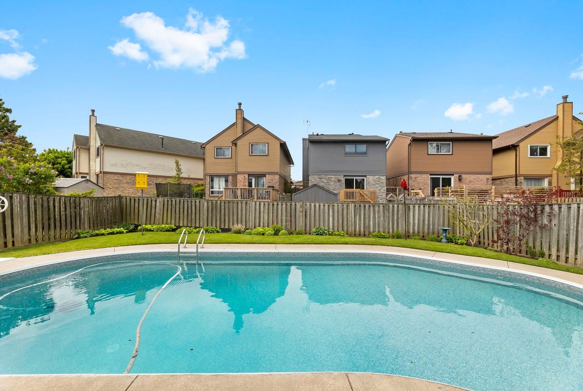 25 Cowling Crescent 25 Cowling Crescent Ajax