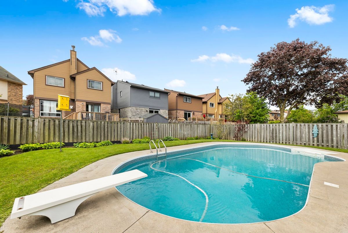 25 Cowling Crescent 25 Cowling Crescent Ajax