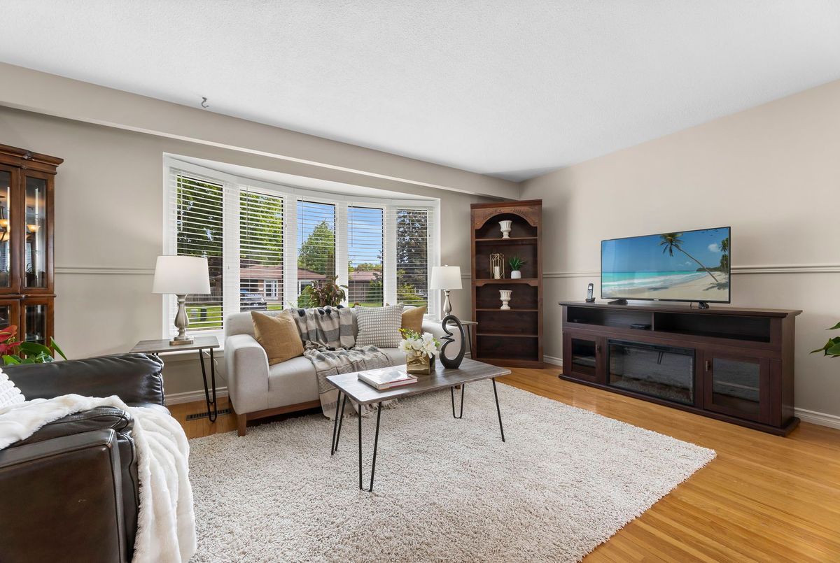 25 Cowling Crescent 25 Cowling Crescent Ajax