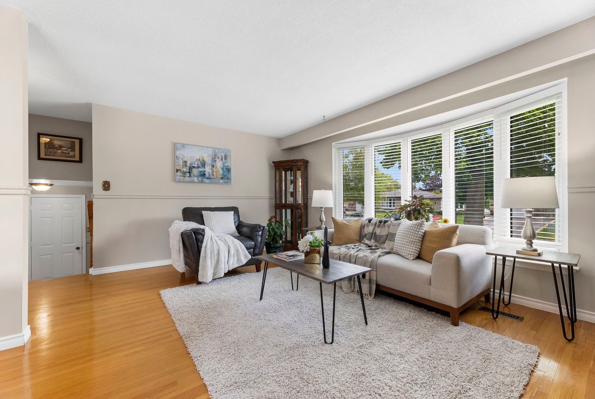 25 Cowling Crescent 25 Cowling Crescent Ajax