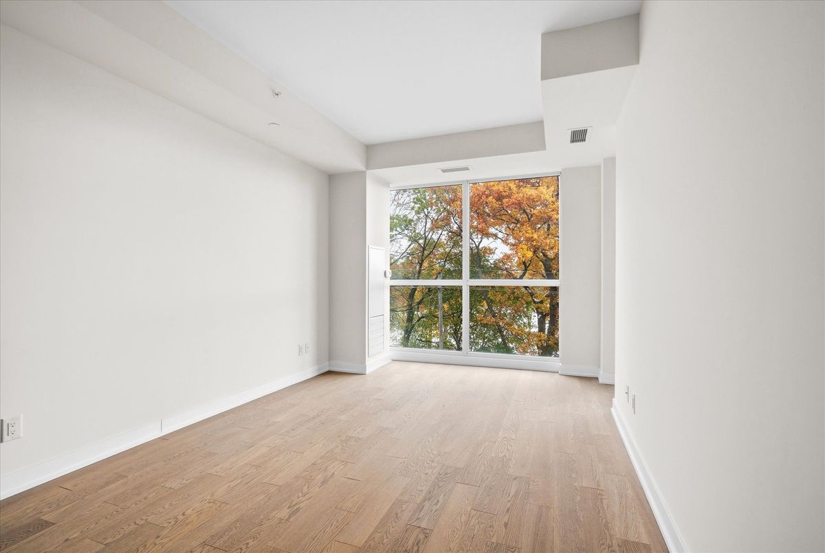 409-1350 Kingston Road 409-1350 Kingston Road Toronto E06