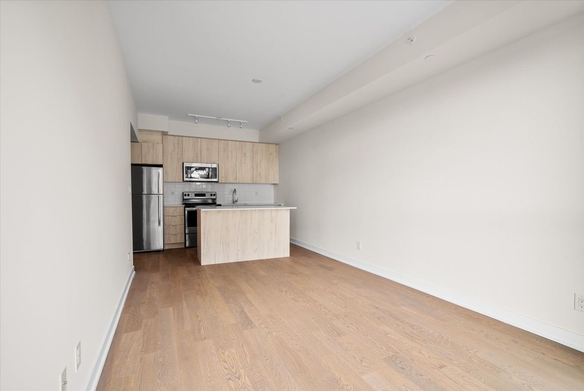 409-1350 Kingston Road 409-1350 Kingston Road Toronto E06