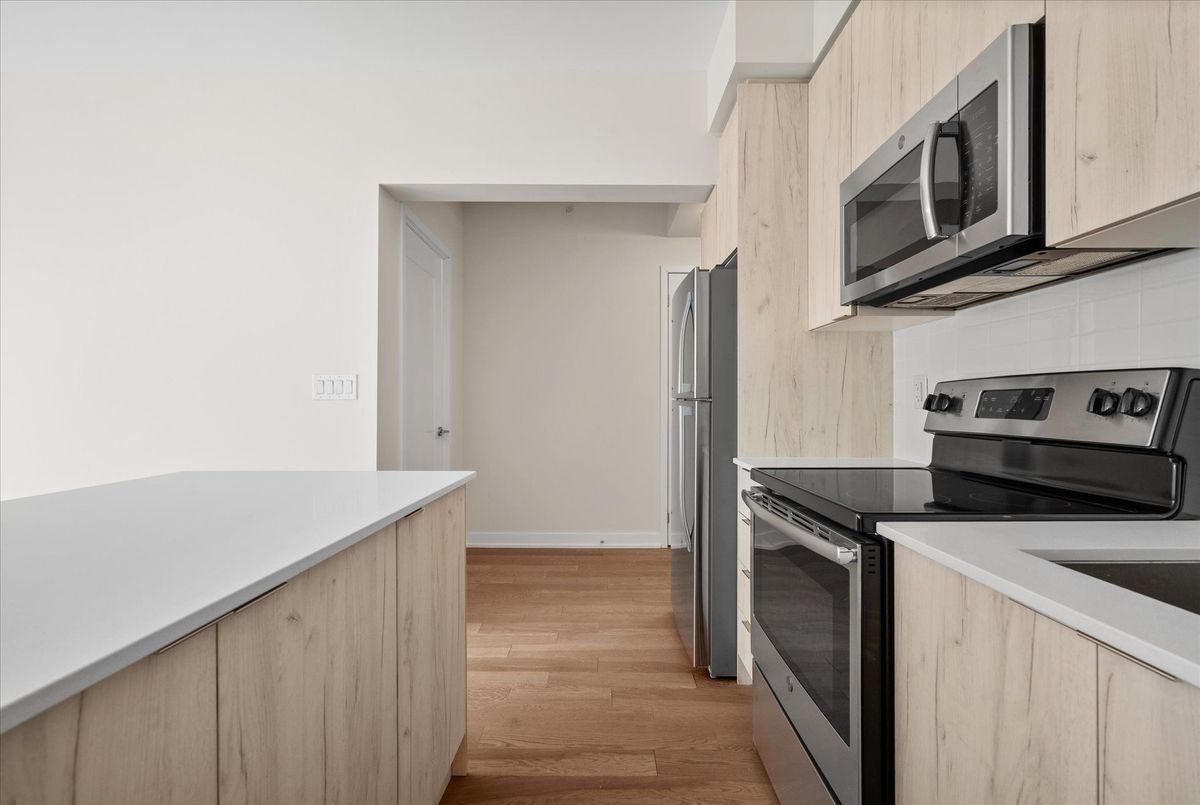 409-1350 Kingston Road 409-1350 Kingston Road Toronto E06