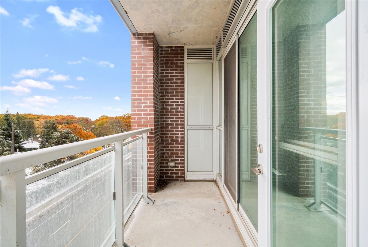 409-1350 Kingston Road 409-1350 Kingston Road Toronto E06