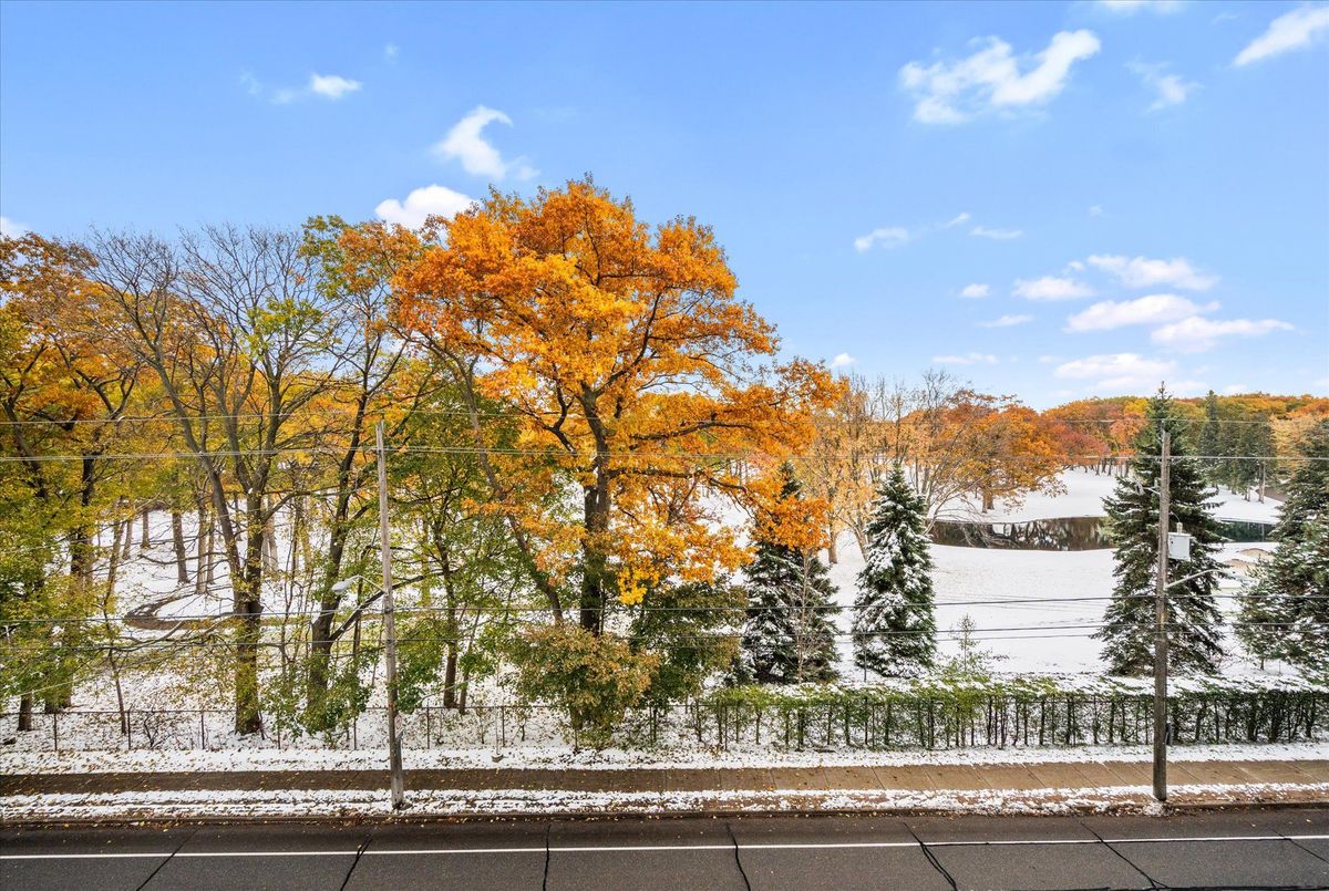 409-1350 Kingston Road 409-1350 Kingston Road Toronto E06