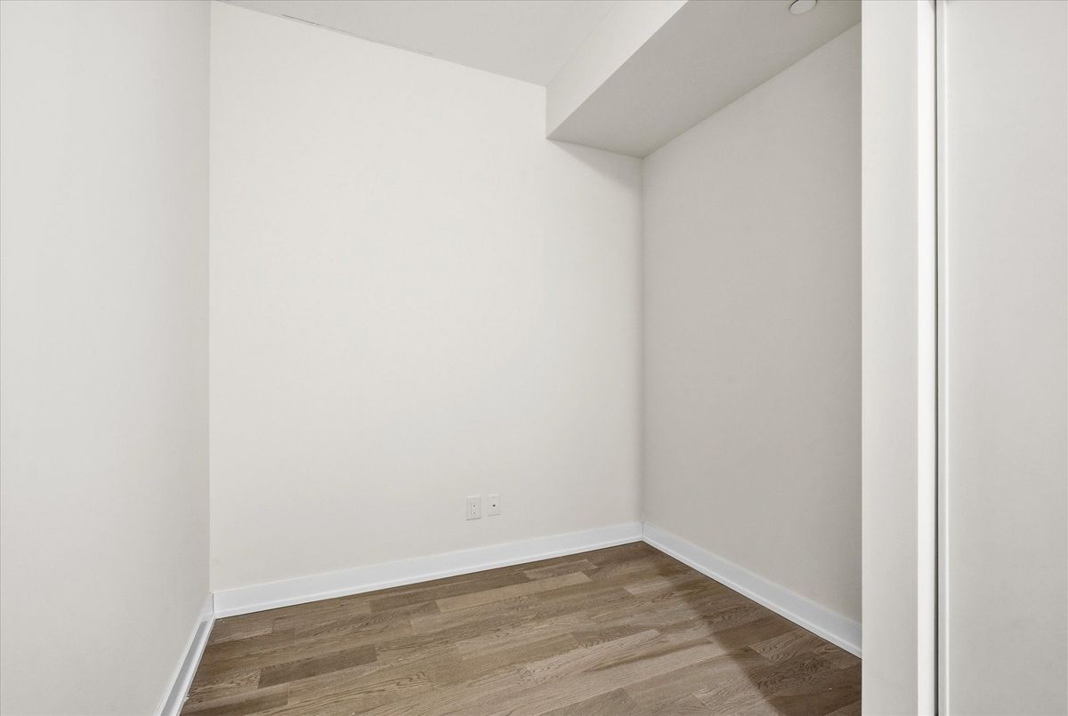 409-1350 Kingston Road 409-1350 Kingston Road Toronto E06