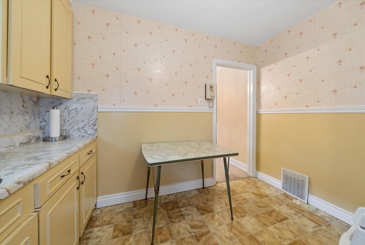 51 Bertha Avenue 51 Bertha Avenue Toronto E04