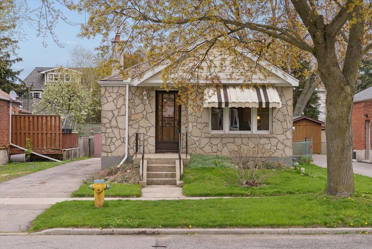 51 Bertha Avenue 51 Bertha Avenue Toronto E04