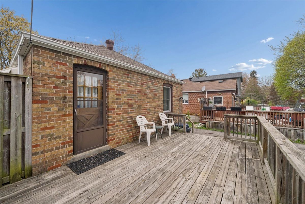 51 Bertha Avenue 51 Bertha Avenue Toronto E04