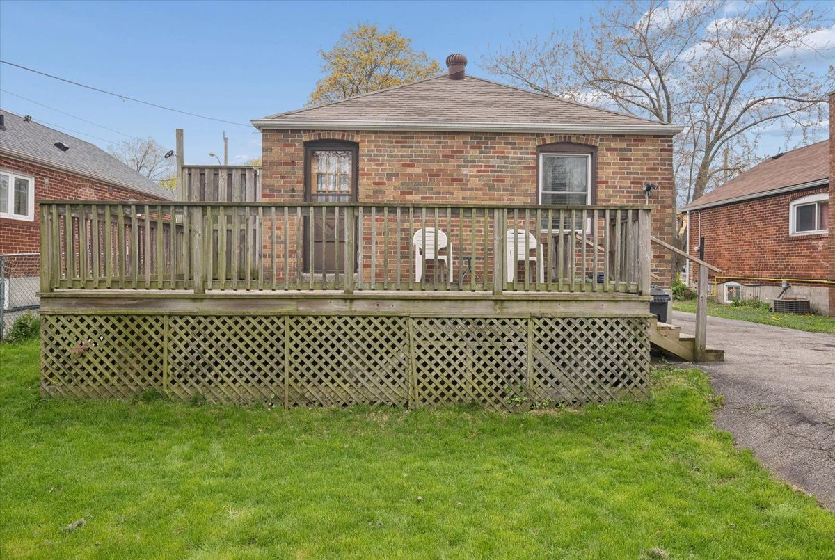 51 Bertha Avenue 51 Bertha Avenue Toronto E04