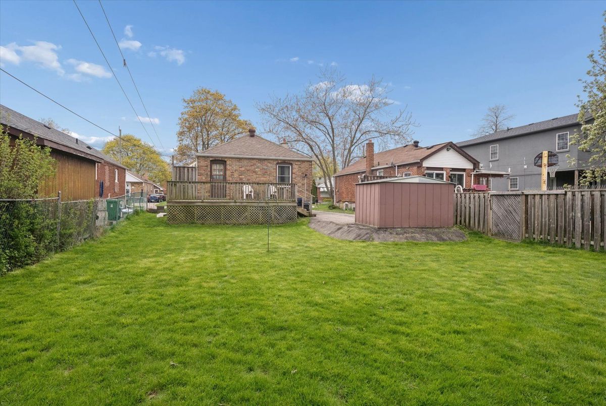 51 Bertha Avenue 51 Bertha Avenue Toronto E04