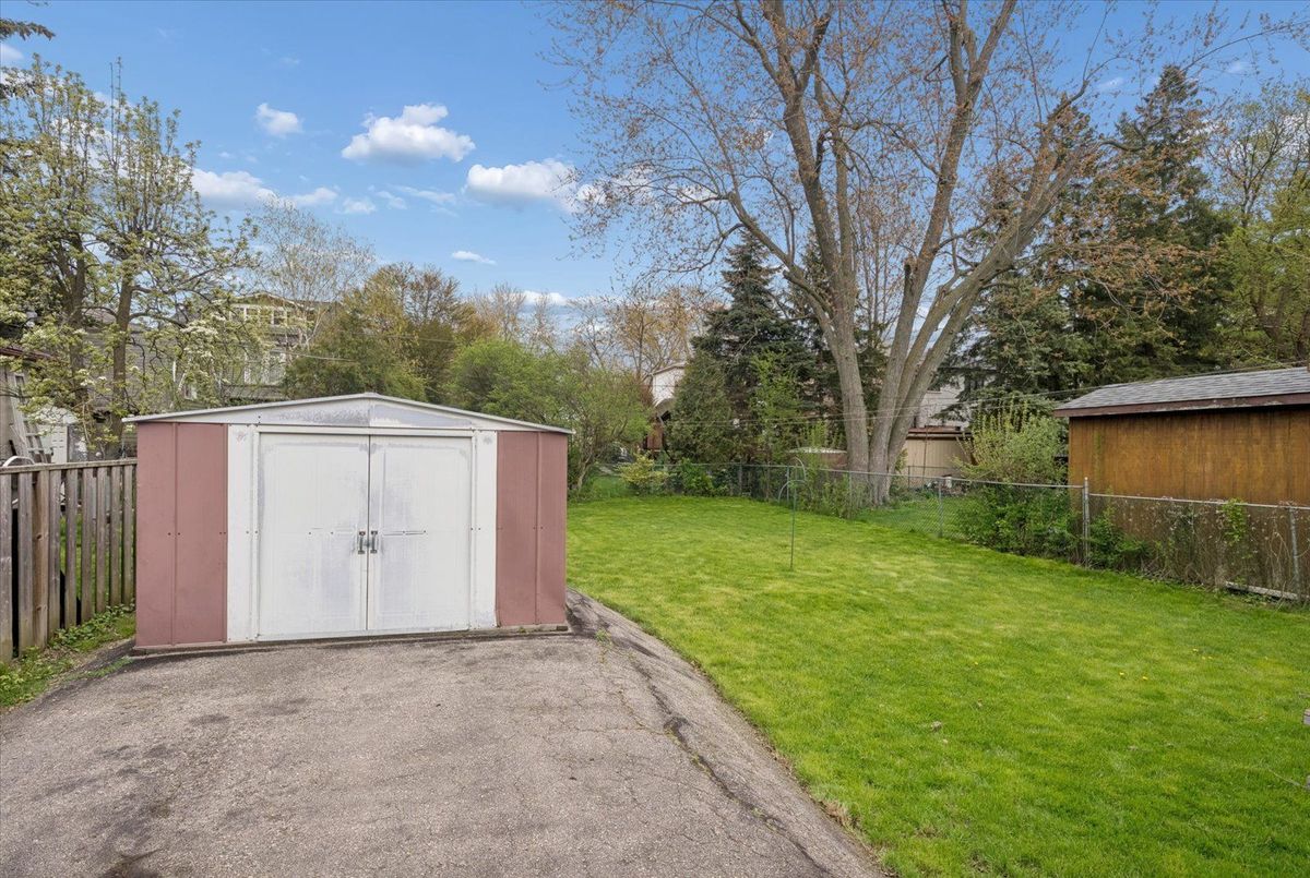 51 Bertha Avenue 51 Bertha Avenue Toronto E04