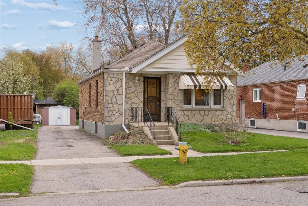 51 Bertha Avenue 51 Bertha Avenue Toronto E04