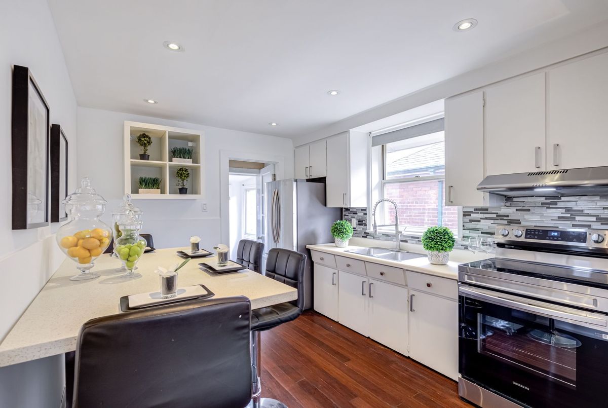 1105 Greenwood Avenue 1105 Greenwood Avenue Toronto E03