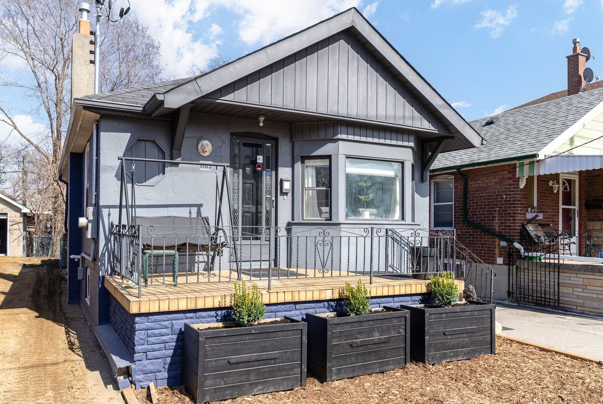 1105 Greenwood Avenue 1105 Greenwood Avenue Toronto E03