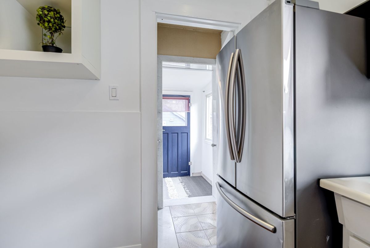 1105 Greenwood Avenue 1105 Greenwood Avenue Toronto E03