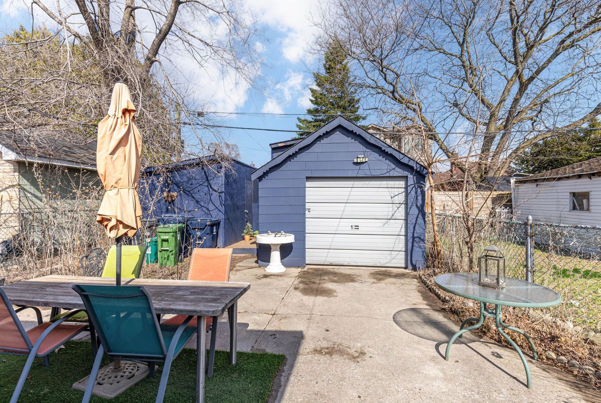 1105 Greenwood Avenue 1105 Greenwood Avenue Toronto E03