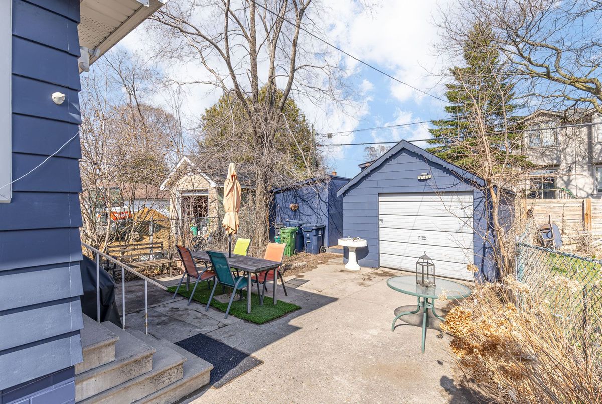 1105 Greenwood Avenue 1105 Greenwood Avenue Toronto E03