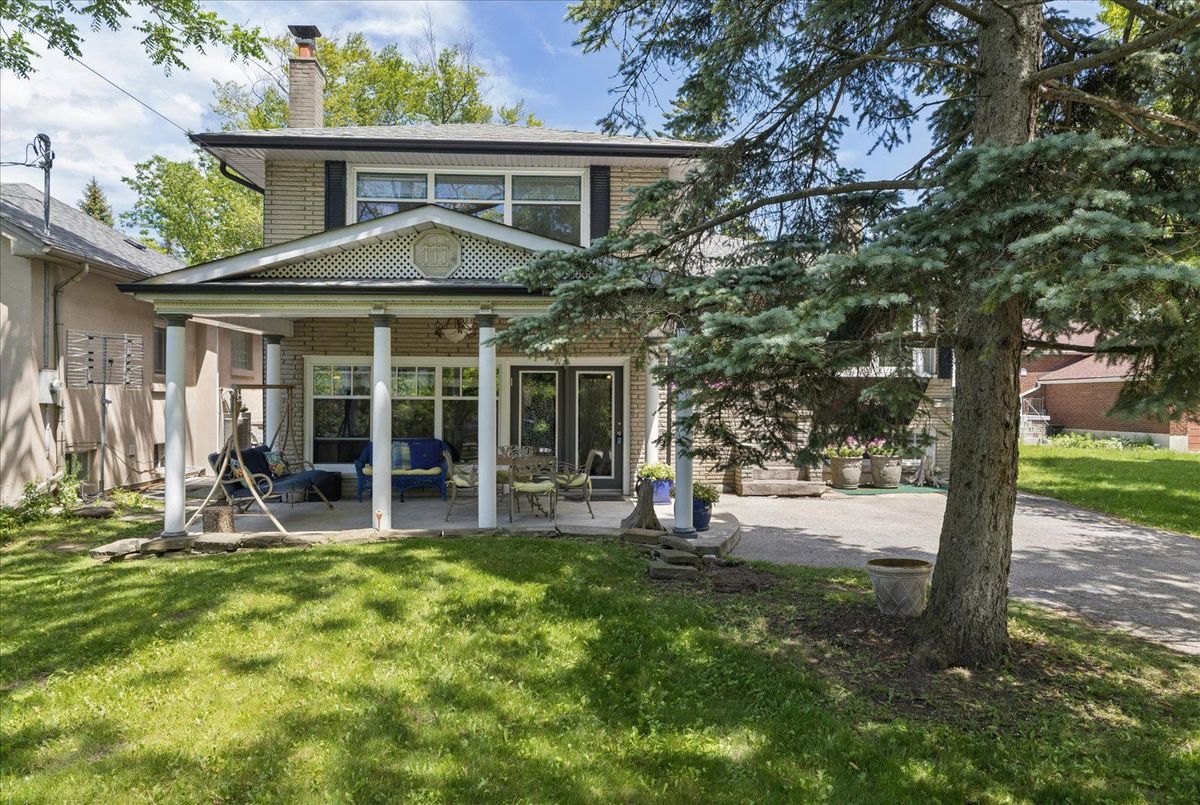 23 Larwood Boulevard 23 Larwood Boulevard Toronto E08