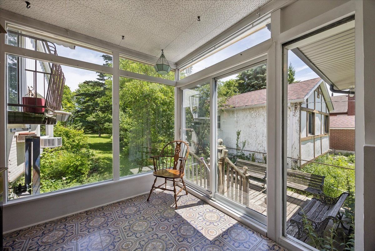 23 Larwood Boulevard 23 Larwood Boulevard Toronto E08
