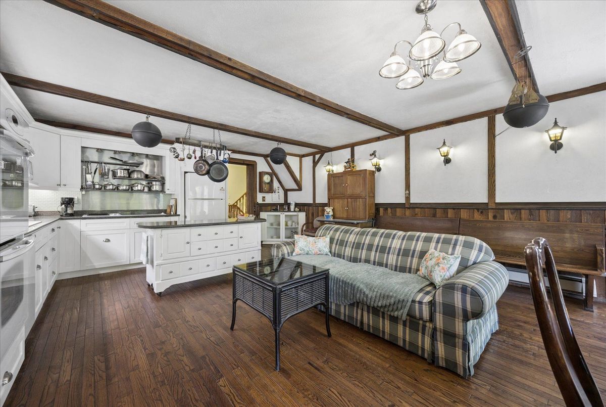 23 Larwood Boulevard 23 Larwood Boulevard Toronto E08
