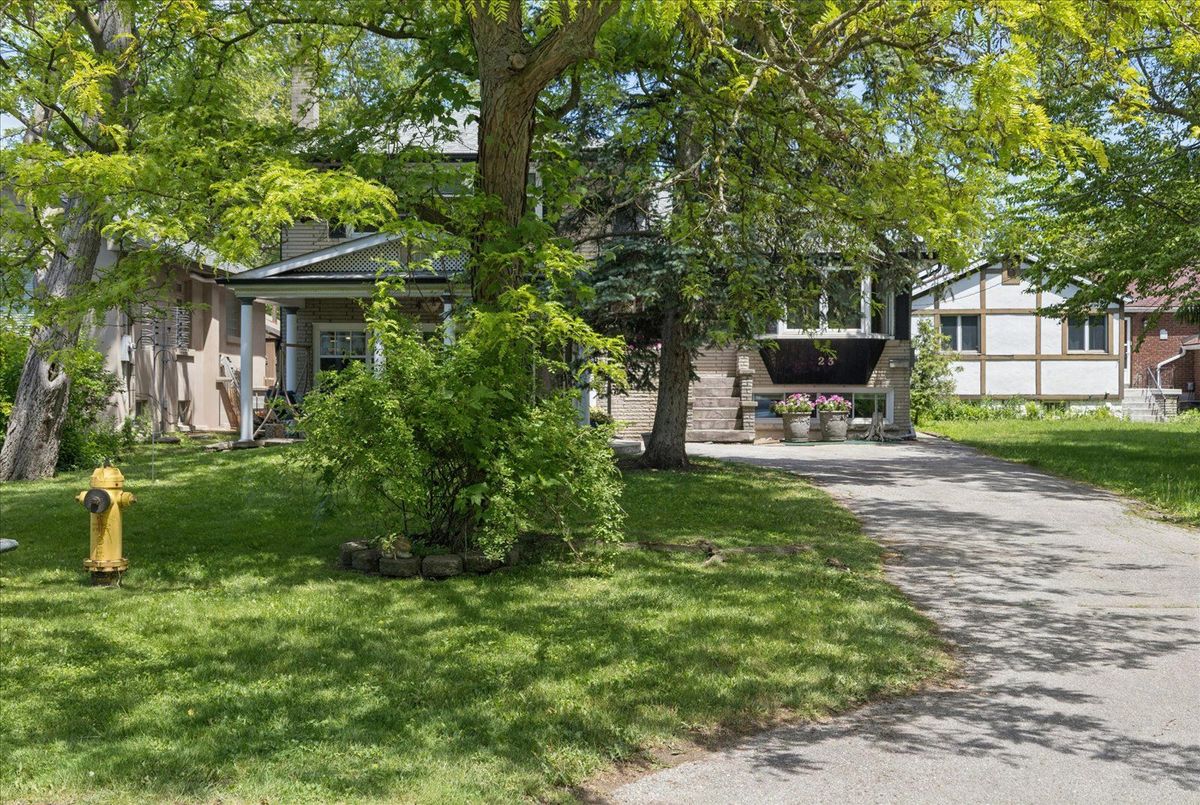 23 Larwood Boulevard 23 Larwood Boulevard Toronto E08