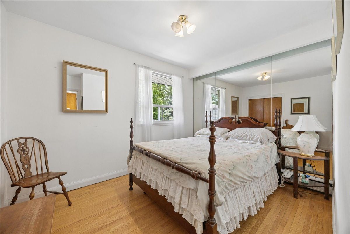 23 Larwood Boulevard 23 Larwood Boulevard Toronto E08