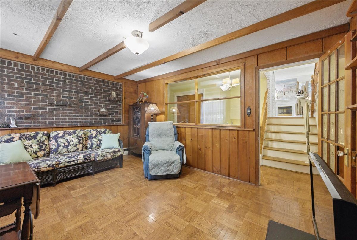 23 Larwood Boulevard 23 Larwood Boulevard Toronto E08