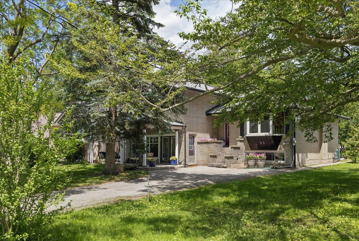 23 Larwood Boulevard 23 Larwood Boulevard Toronto E08