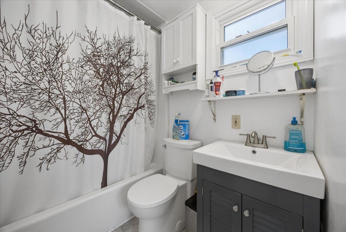 23 Larwood Boulevard 23 Larwood Boulevard Toronto E08