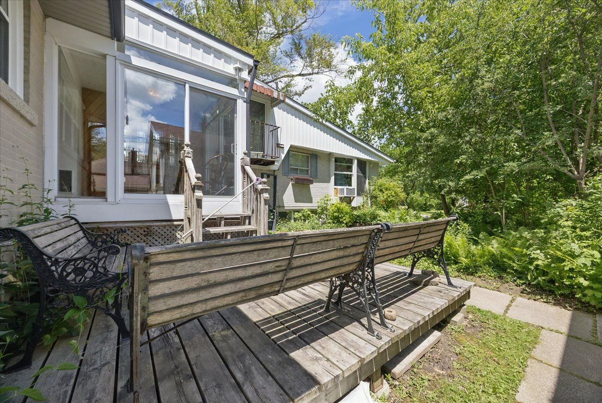 23 Larwood Boulevard 23 Larwood Boulevard Toronto E08
