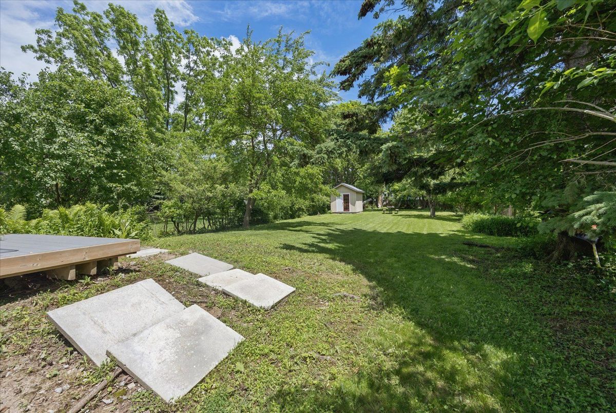 23 Larwood Boulevard 23 Larwood Boulevard Toronto E08