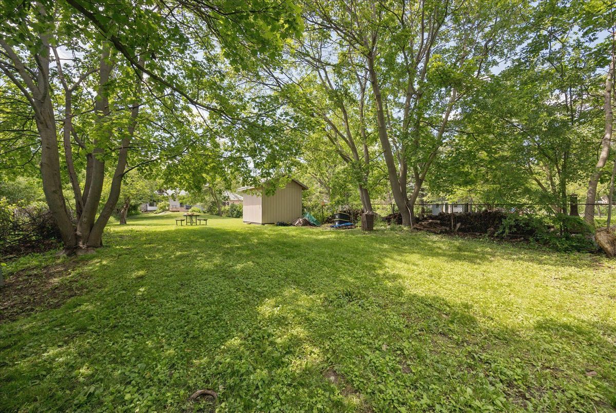 23 Larwood Boulevard 23 Larwood Boulevard Toronto E08