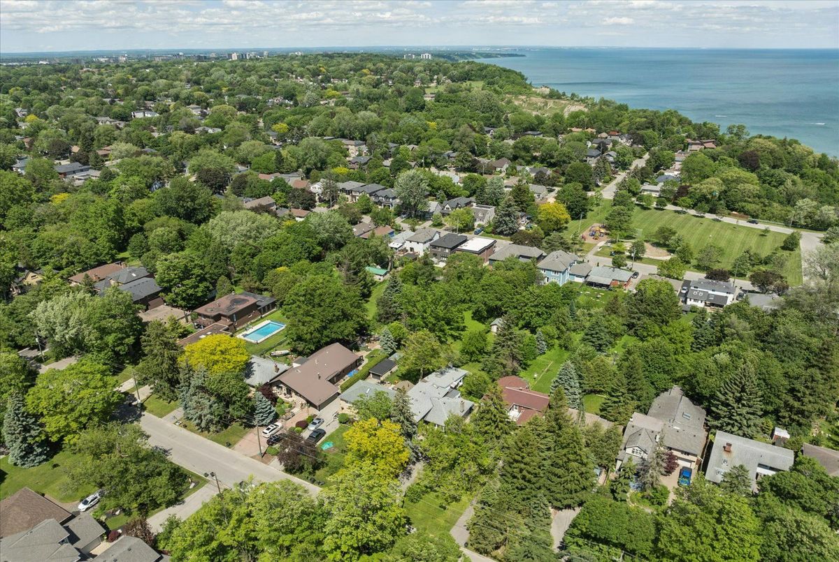 23 Larwood Boulevard 23 Larwood Boulevard Toronto E08