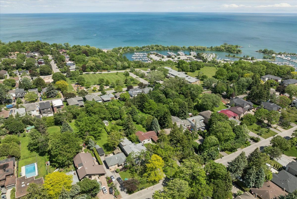 23 Larwood Boulevard 23 Larwood Boulevard Toronto E08