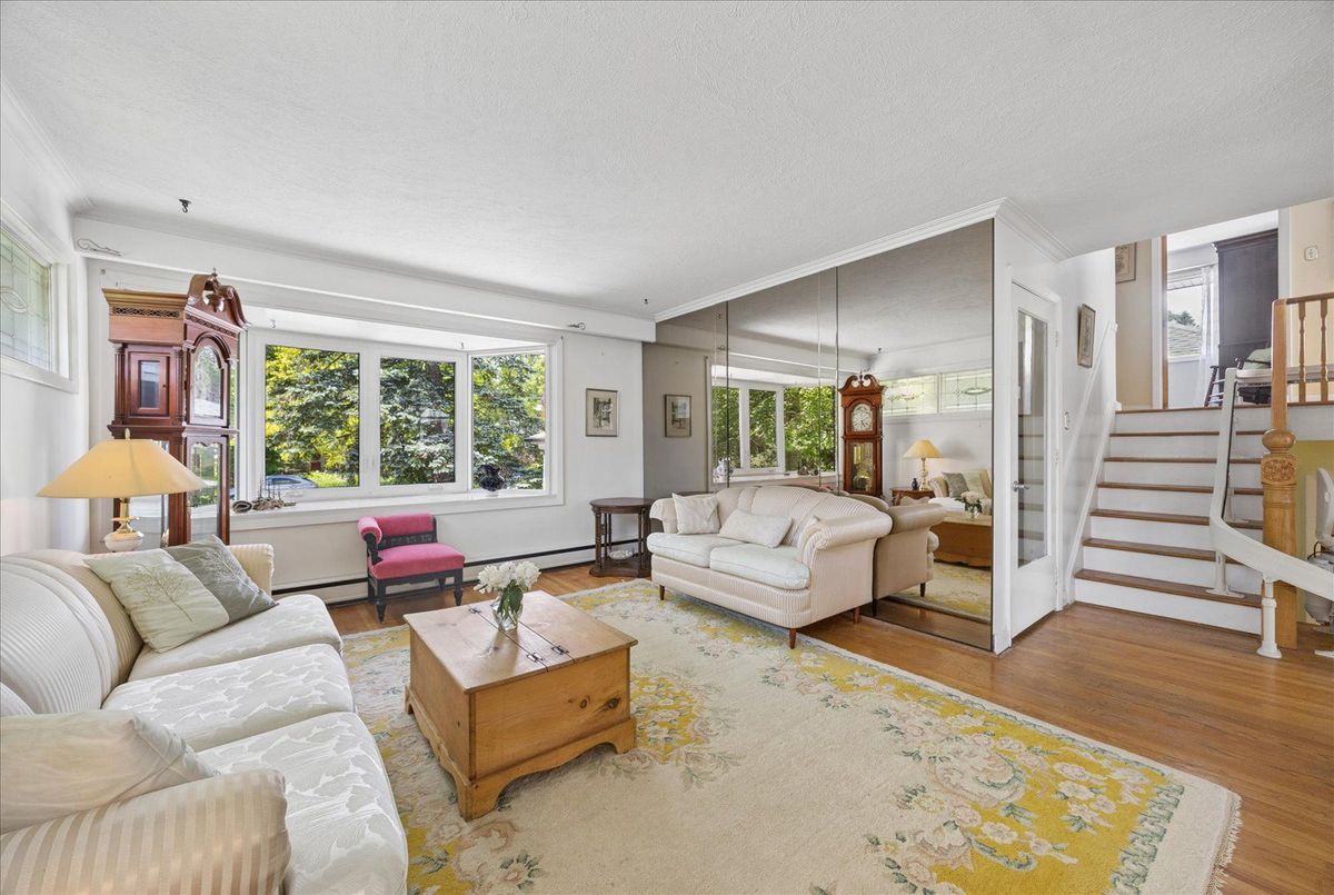 23 Larwood Boulevard 23 Larwood Boulevard Toronto E08