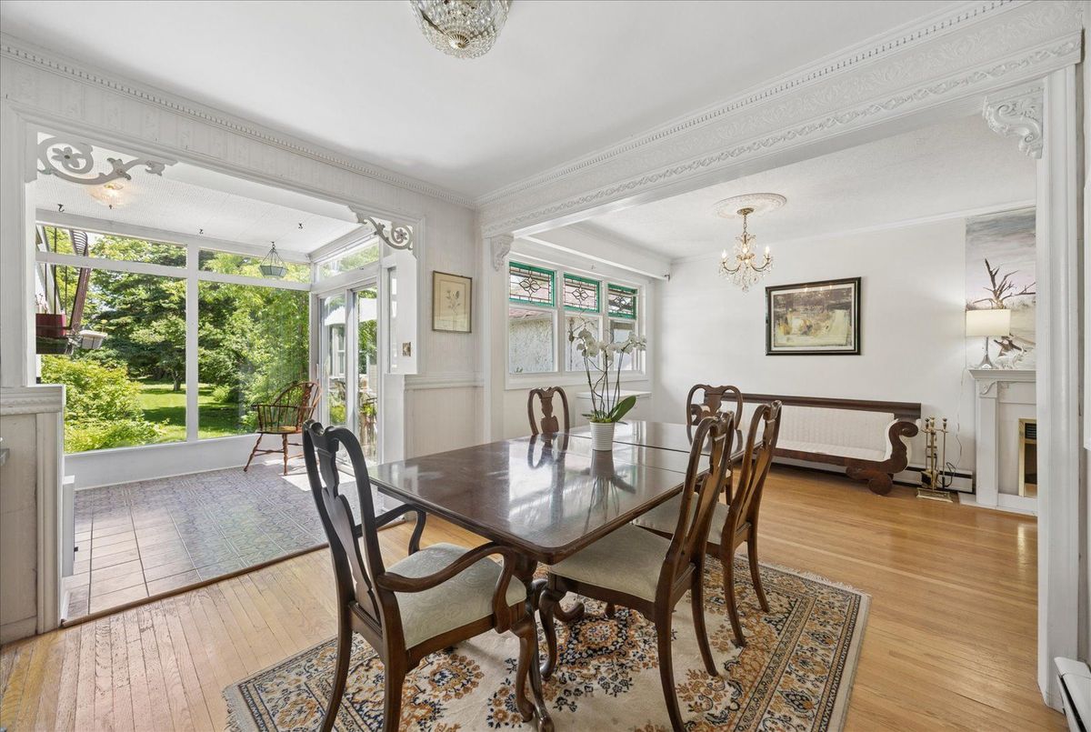 23 Larwood Boulevard 23 Larwood Boulevard Toronto E08
