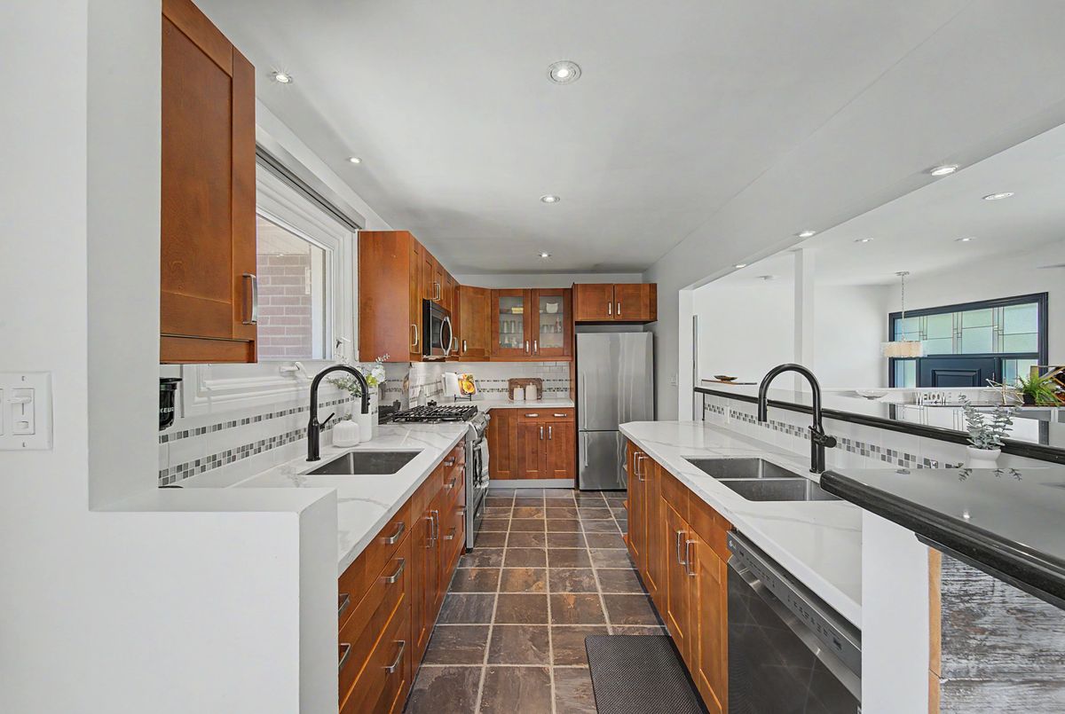 78 Charlottetown Boulevard 78 Charlottetown Boulevard Toronto E10