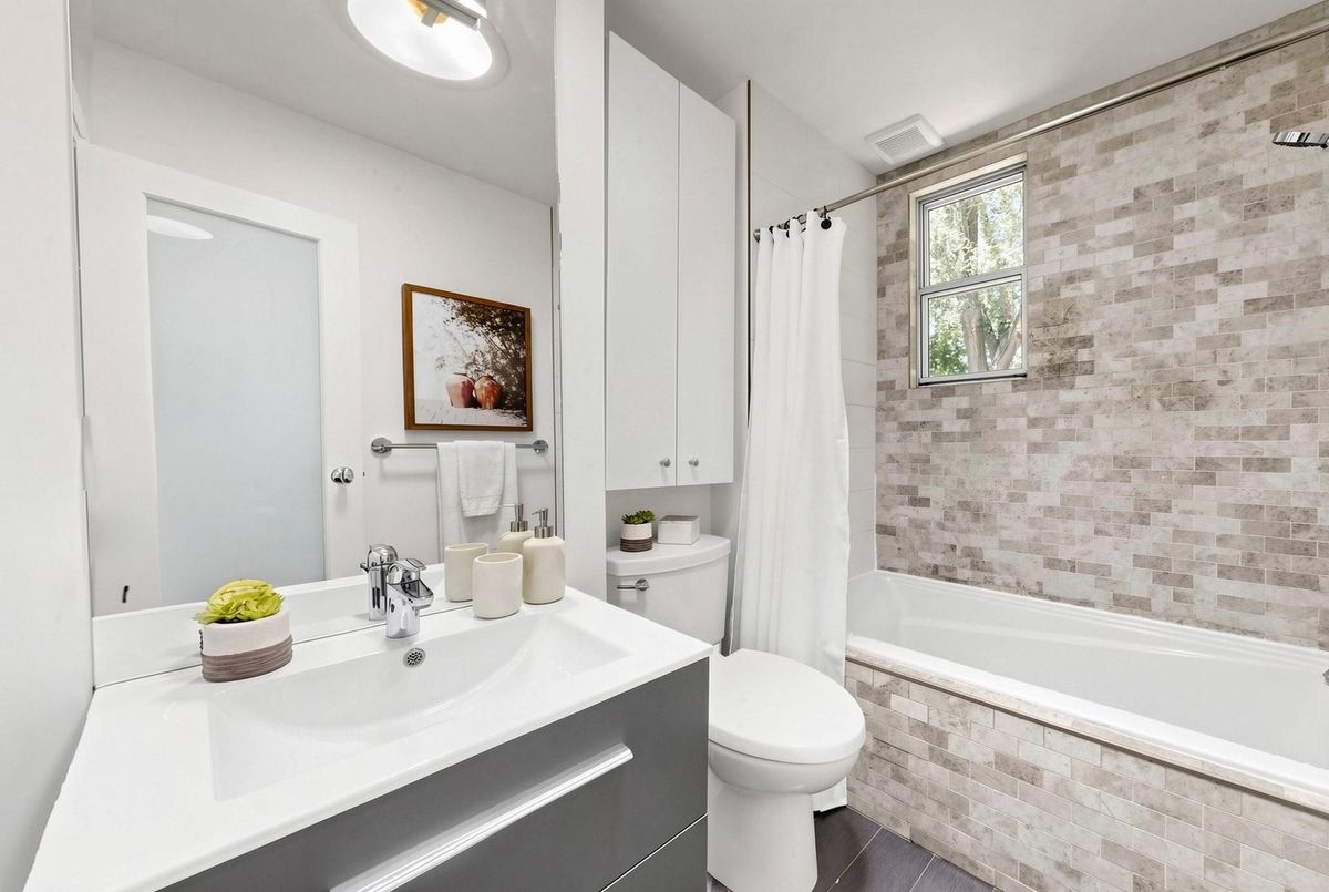 12 Richard Avenue 12 Richard Avenue Toronto E01